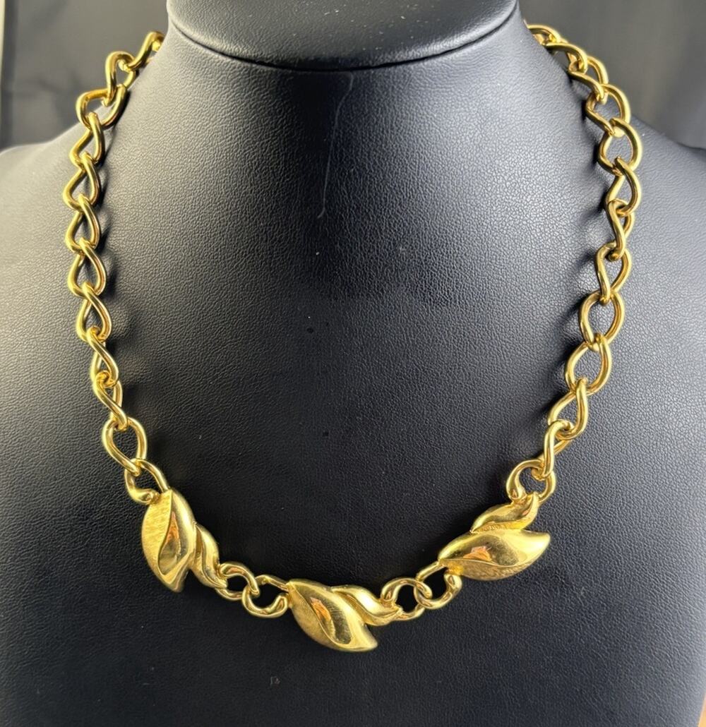 VTG Monet Necklace Gold Tone Textured Leaf Link Articulated Collar 16”-17.5”